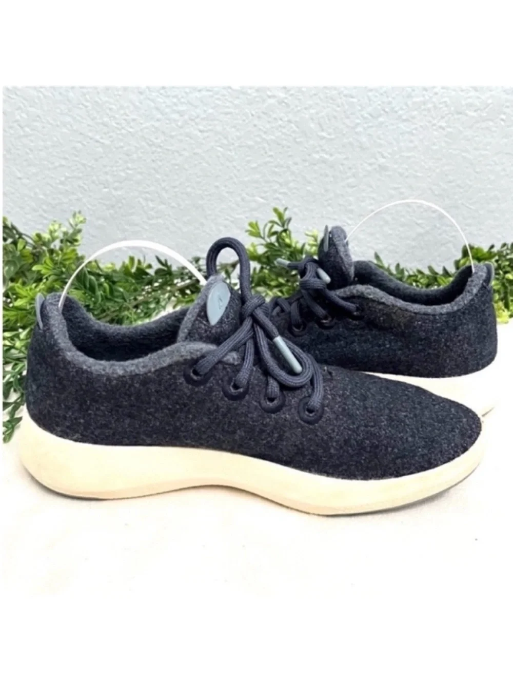 Allbirds Navy Casual Wool Knit Women’s Sneaker with Cream Sole Size 8